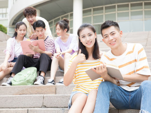 高校开学时间是否继续推迟？教育部：各地根据疫情发展情况来定