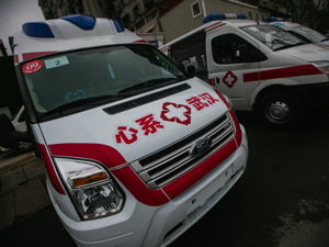 图集｜救护车上的“战疫”——记者跟拍武汉急救站出车全程