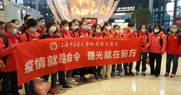 视频丨雨雪无阻！东航包机运送6地630名医护人员飞赴武汉