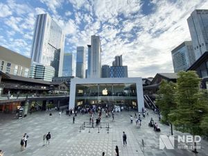 盘前跌超4%！苹果发出预警：疫情致iPhone供应短缺