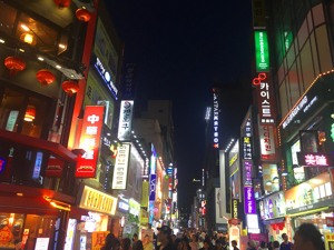出资改善“半地下室”居住条件，《寄生虫》获奖后，韩国政府行动了