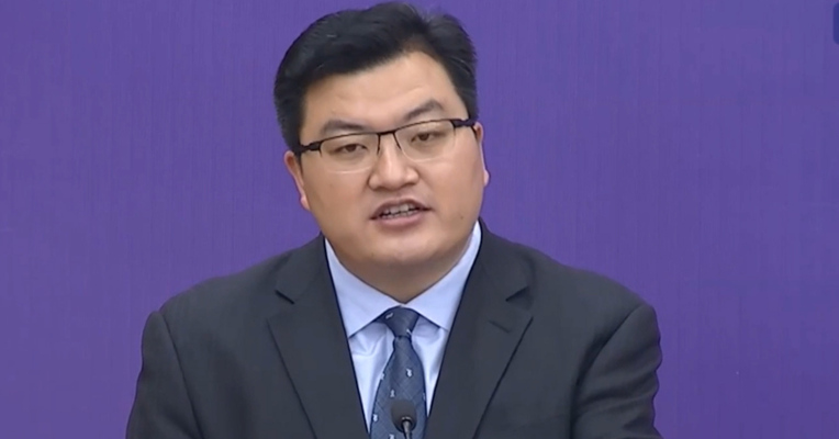 视频丨病毒会在头发上滞留吗？回应：不需专门洗头消毒 保持日常清洁即可