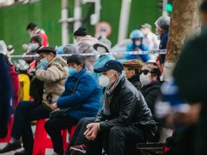 新增确诊陆续“清零”，超大城市的下一步？