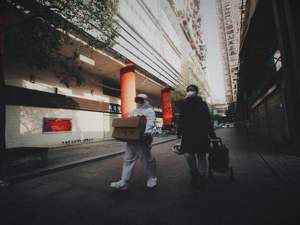 金融行业的抗疫战：捐款金额银行第一证券第二 保险行业不仅捐款还偏爱捐物