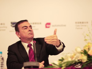 雷诺公司对戈恩提起民事诉讼 保留追责权利