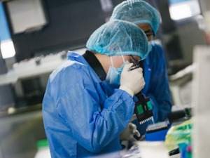 《柳叶刀》解读：新冠肺炎抗病毒和抗炎症结合疗法、恢复期血浆疗法