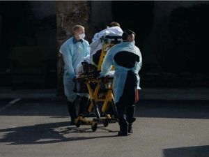 美国现首例新冠肺炎死亡病例，有地方8美元口罩涨至200美元，民众仍抢购