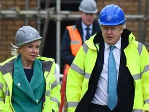 英国卫生部高官感染新冠肺炎：6号就身体不适，5号还参与了首相主持的活动