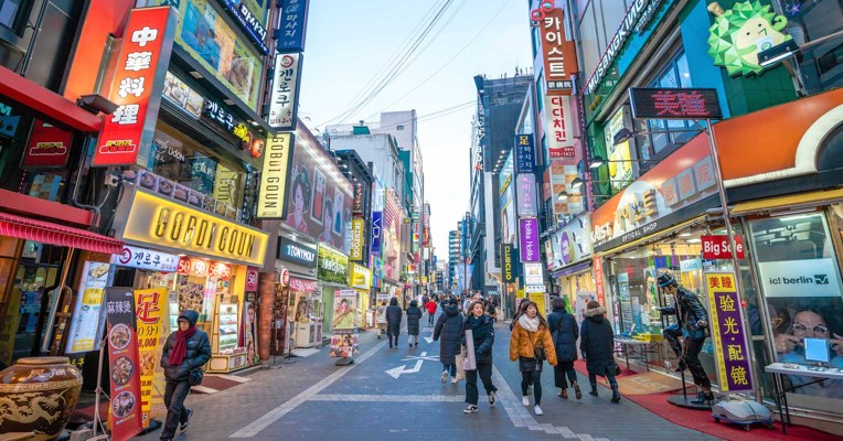 视频丨2月访韩中国游客减少近8成 百货店销售额减少30.6%