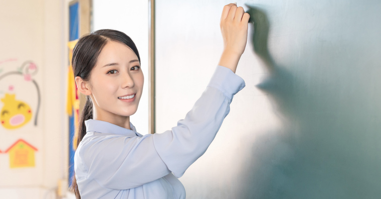视频丨国务院要派督导组！年底前实现义务教育教师收入不低于公务员