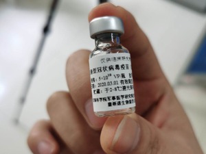 首位中剂量新冠疫苗志愿者：还没告诉父母  总要有人站出来
