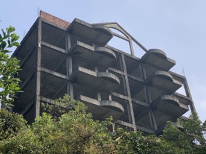 镁刻深度·调查“一线”烂尾楼①| 广州“最大烂尾楼”：2834户业主的22年等待