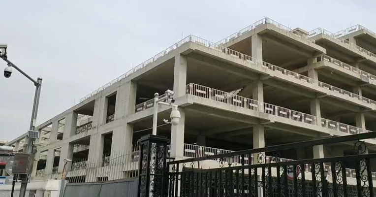 视频丨实探北京王府井绝版地块项目烂尾：10年未完工 官方回应“复工时间未知”