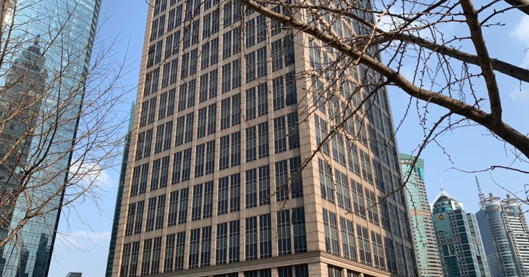 视频丨已告竣工的烂尾楼——黄金置地大厦神秘"占坑"陆家嘴20年 
