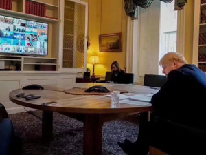 英国首相鲍里斯·约翰逊新冠肺炎检测呈阳性 英镑跳水