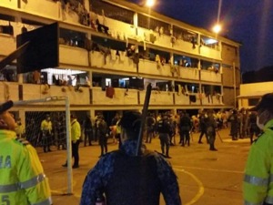 疫情让监狱更危险！泰国监狱暴乱响起枪声，美国203名囚犯检测101名呈阳性