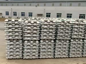全球大宗商品暴跌背后：“一夜亏掉老婆本”，铝企全面亏损，黑色系冲击波还没到