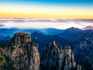 ​“报复性旅游”来了！黄山接待量达上限紧急闭园，有网友2小时走了一公里