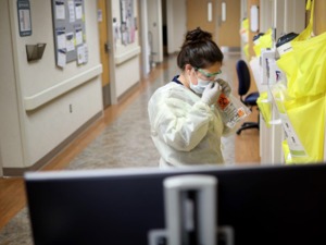 美国大量新冠死者被悄然掩埋 医护人员横遭解雇