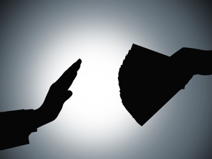 名校博导内幕交易：给董事长打电话10分钟后突击买入，结果亏了67万…