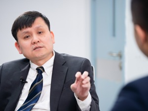 “硬核”医生张文宏：如果隐藏病例数，武汉敢打开吗？