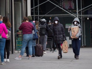 美国新冠肺炎病例逾63万例 多地民众难忍“居家令”扎堆抗议