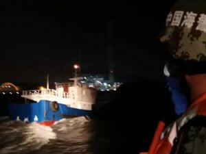 一日破四案！浙江海警：查获涉嫌走私海砂2.3万余吨、成品油850余吨