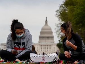美国、德国、法国……多国计划解封，有人不戴口罩上街，世卫最新判断令人揪心