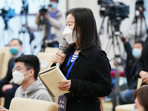 高校陆续开学如何防控？中国疾控中心答每经问：建议学生自备餐具分时错位就餐，避免外卖入校