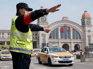 5月6日起，武汉中心城区停车恢复道路泊位收费