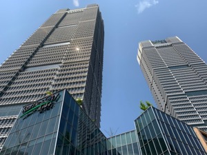 上海Q1甲级写字楼“零”供应：净吸纳量同比降49%，租金环比加速下跌
