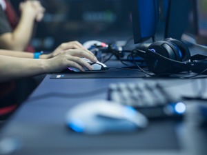 小学生玩吃鸡14分钟花掉4万后续：游戏平台同意退款70%，30%需找苹果公司协商