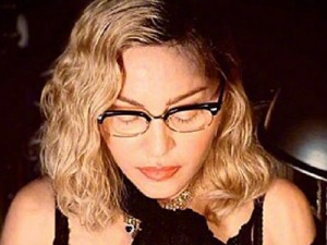 美国女歌星麦当娜自曝曾感染新冠病毒：当时以为是重流感