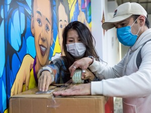 单日新增破万创新高！巴西各地开始全面封锁，豪门足球俱乐部传来噩耗：38人感染，3人是一线主力球员