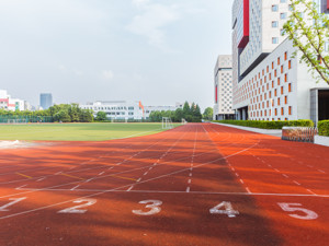 两部门通知：低风险地区校园内学生不需佩戴口罩