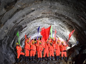 力挺西部大开发！中央出台36条重磅举措：重大工程、财税支持、产业政策都提到了……