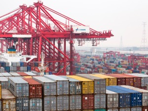 六年来与“一带一路”沿线国家货物贸易总额超7.8万亿美元 1-4月同比增长0.9%