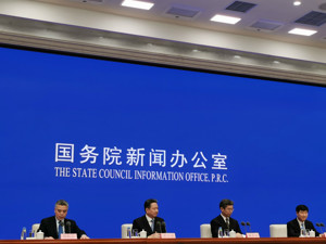 交通运输部部长李小鹏：疫情期间累计向湖北运送各类物资逾440万吨，助480万农民工返岗