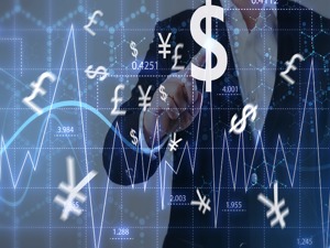 政府工作报告中的金融看点：稳健的货币政策更加灵活适度、引导M2和社融增速明显高于去年、防止资金“空转”套利......