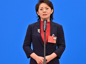如何把白雪换成白银？全国政协委员杨安娣：吉林是世界三大粉雪基地之一，将发展以冰雪为轴心的各类关联产业