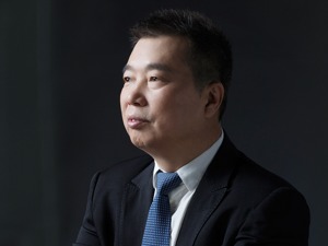 全国人大代表、迈科董事局主席何金碧：建立民营企业银行信贷白名单制度