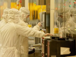 首入政府工作报告 “新基建”为产业发展注入数字动力