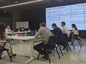 薇娅带货800万，市值暴增30亿！董事长前妻趁机套现近1亿，刚刚这只网红概念股跌停了