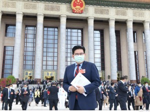 建立污点艺人惩诫机制、严厉整顿“饭圈文化”……多位文艺界代表建言献策
