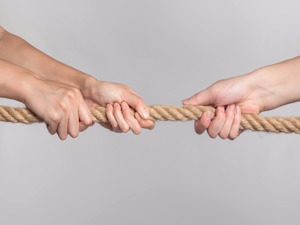 突发！美股三大股指高位跳水，原油再度暴跌近6%，今日A股如何走？