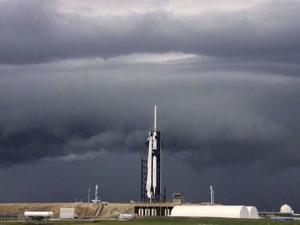 突发！SpaceX推迟首次载人航天发射，NASA载人航天任务负责人发射前两周意外辞职：我明显犯下错误，必须独自承担后果……