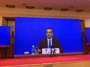 “实名制”保障政策资金直达基层、扩大低保和失业保障范围……总理记者会释放重磅民生利好