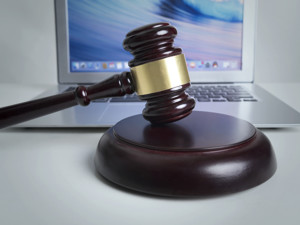 别再被朋友圈骗了！90后利用这种套路骗取信任诈骗1400万，这种“定制富人”要小心…