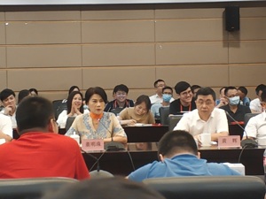 格力电器股东大会直击：董明珠称新零售势不可挡，直播带货“卖得越多越高兴”