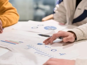 中国总资产超1300万亿，平均每个人都是百万富翁？统计局回应了